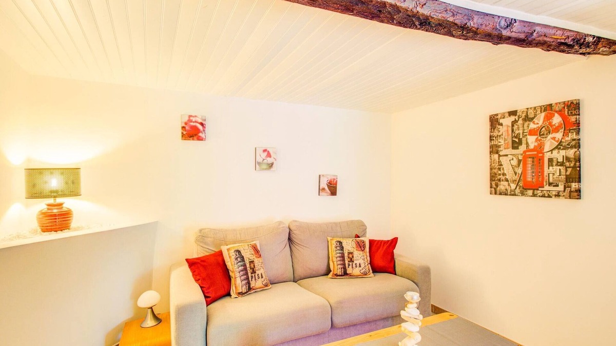 Berre-des-Alpes House | Peaceful Garden Retreat, Berre