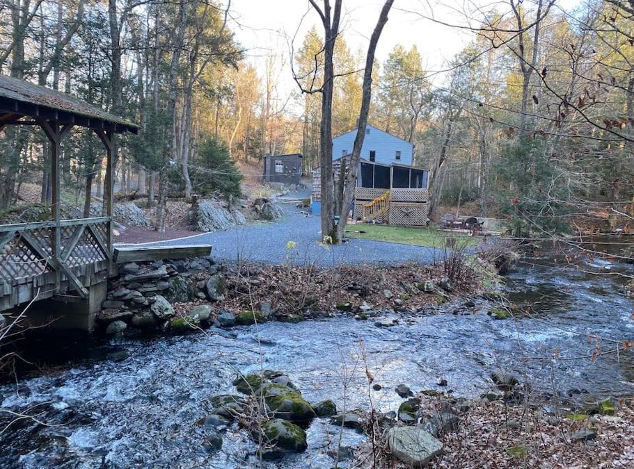 East Stroudsburg House | Peaceful Gateway to Island Creek Cottage