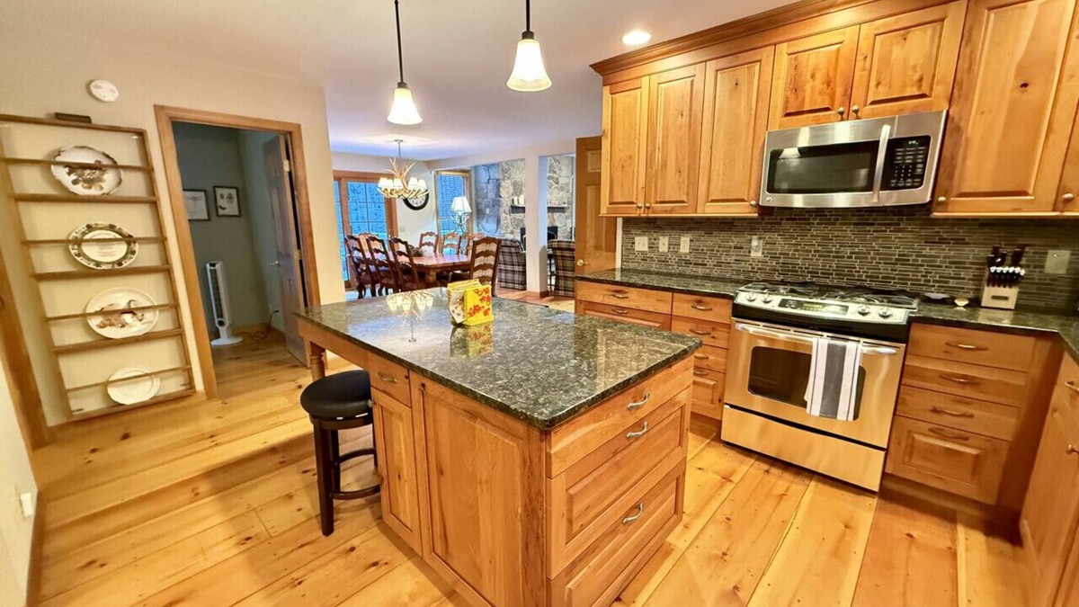 Winhall Apartment | Peaceful getaway at Stratton View Lodge
