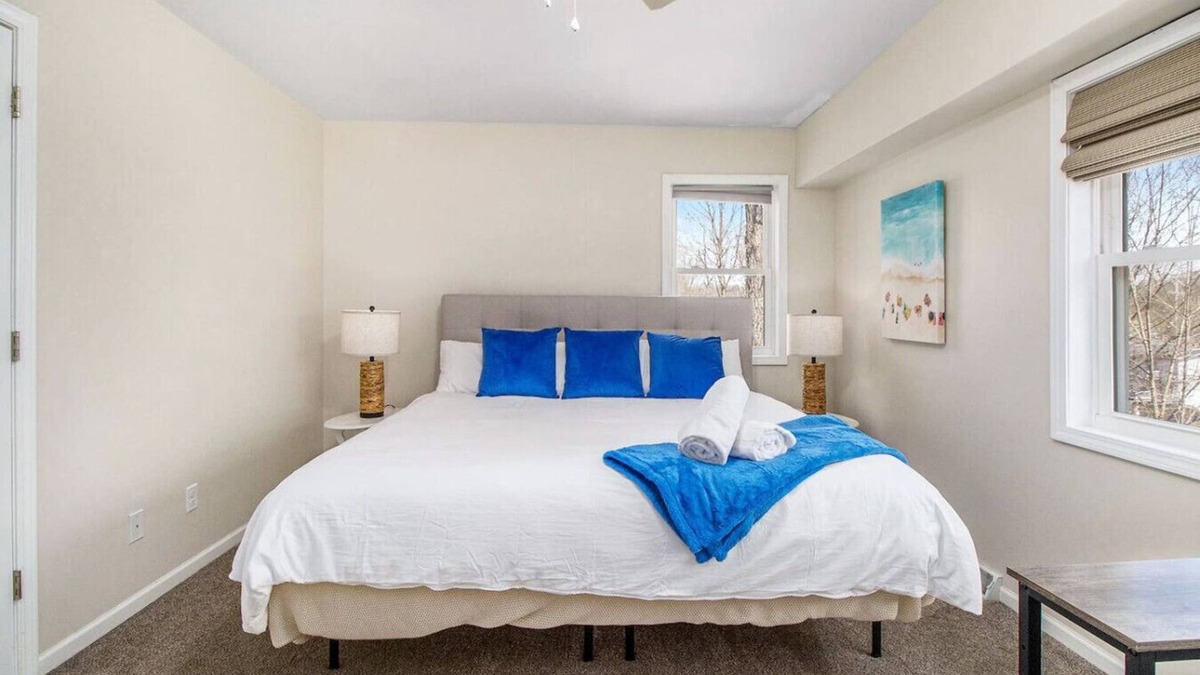 South Gull Lake House | Peaceful Gull Lake Suite
