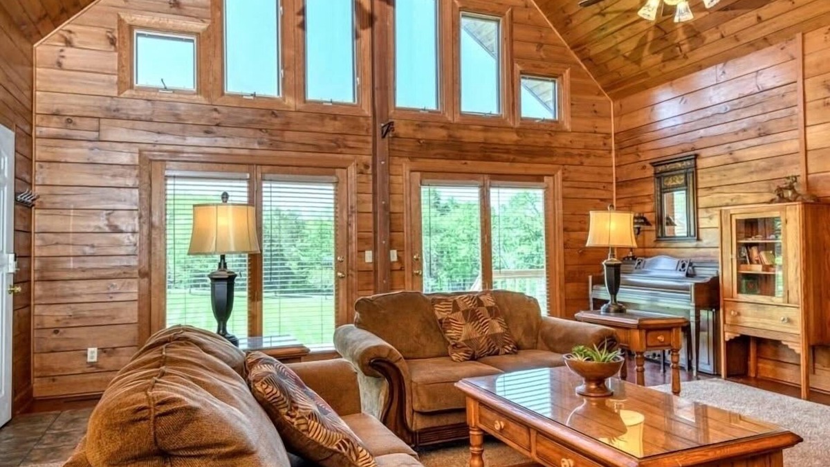Centerville Cabin | Peaceful Hills Retreat Lodge with a Great View, a Pond, a Fireplace, Sleeps 10.