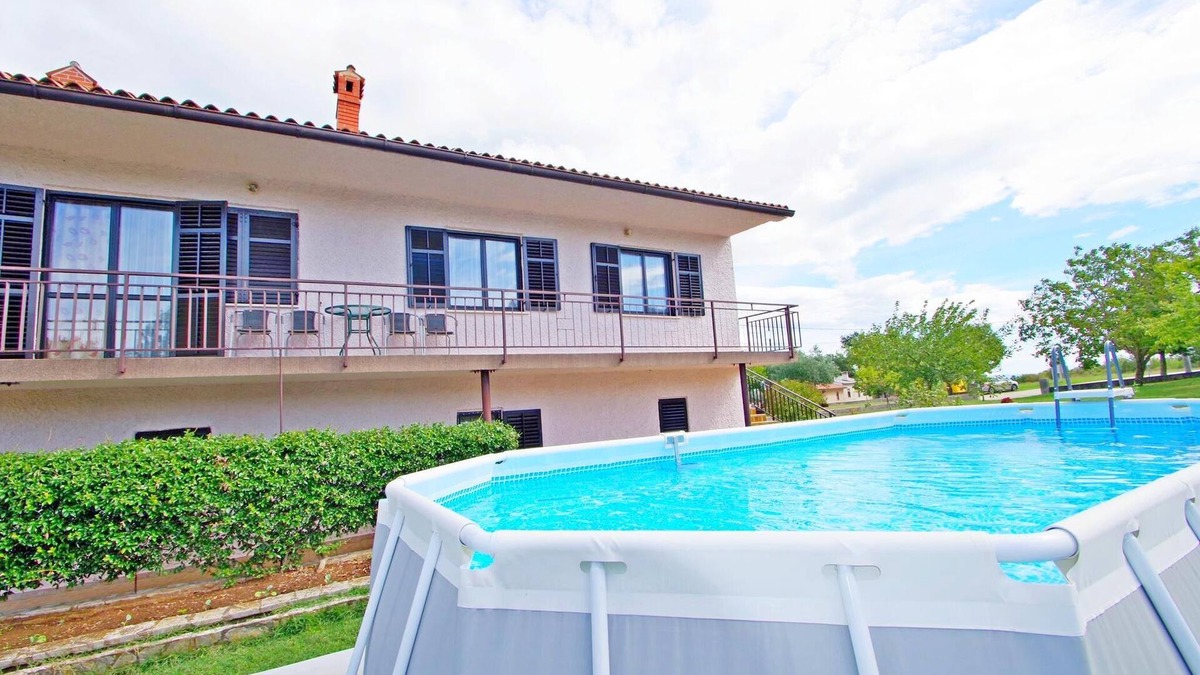 Sajini Apartment | Peaceful Holiday Apartment "Genio" in the Charming Village of Škitača