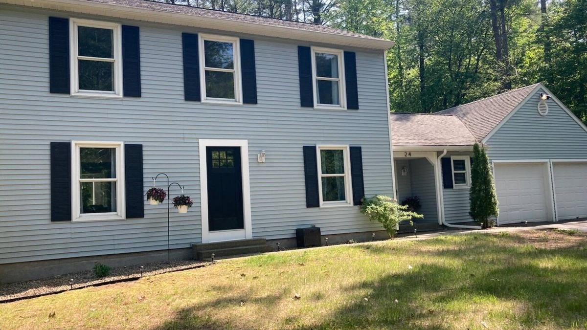 Gansevoort House | Peaceful Home 5 miles away from Saratoga Springs & right on McGregor Golf Course
