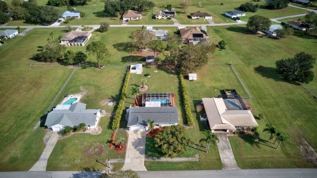 Highland House | Peaceful home away from home at Sebring!