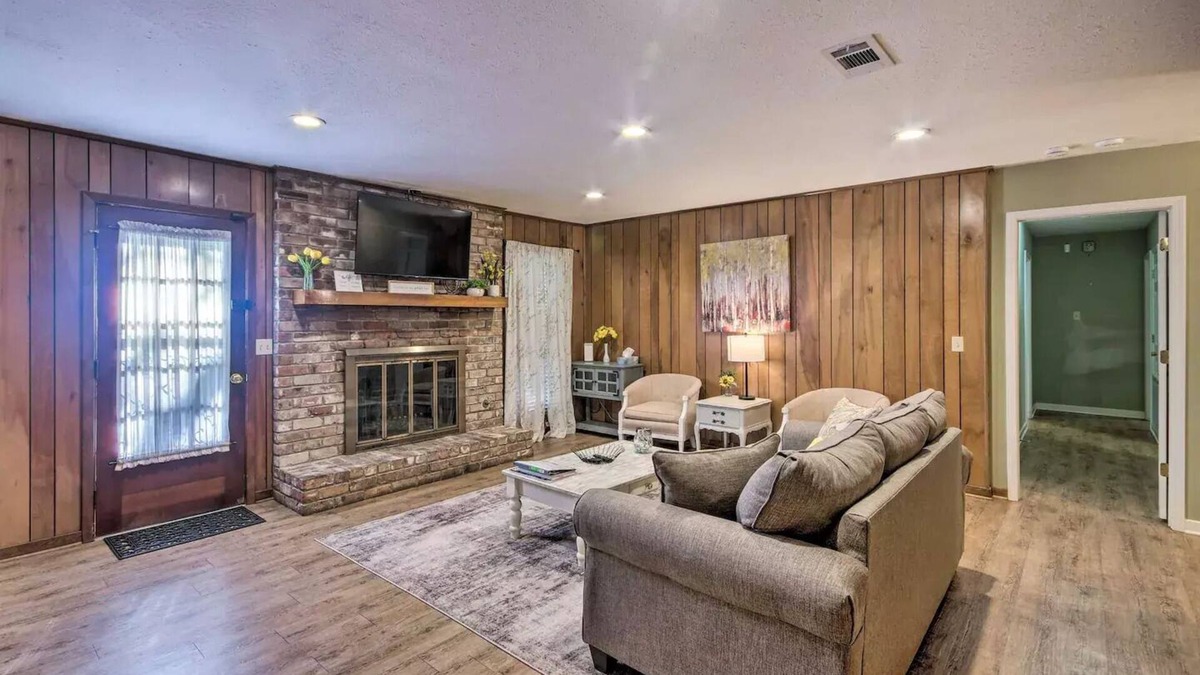 Tougaloo House | Peaceful Home, Colleges-Hospitals-Shops Close, Corporate Bookings Welcome