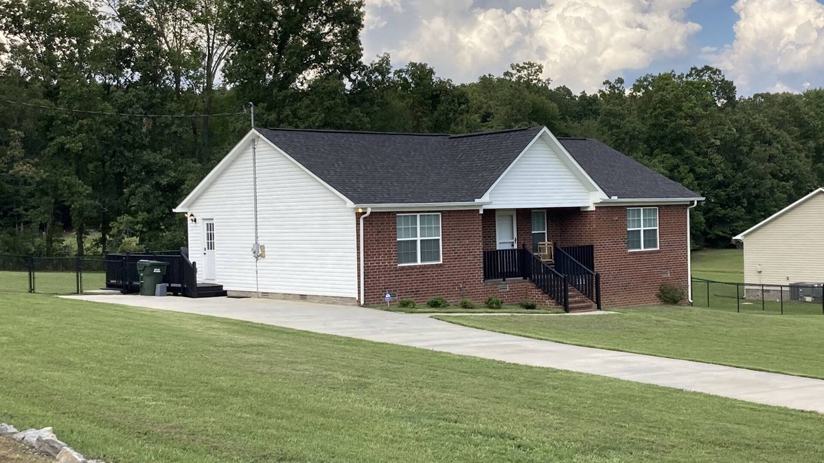Dickson House | Peaceful home on an acre - close to town!
