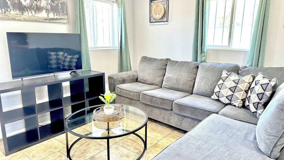 South Valley House | Peaceful House! Huge gated parking space. Relaxing Home!