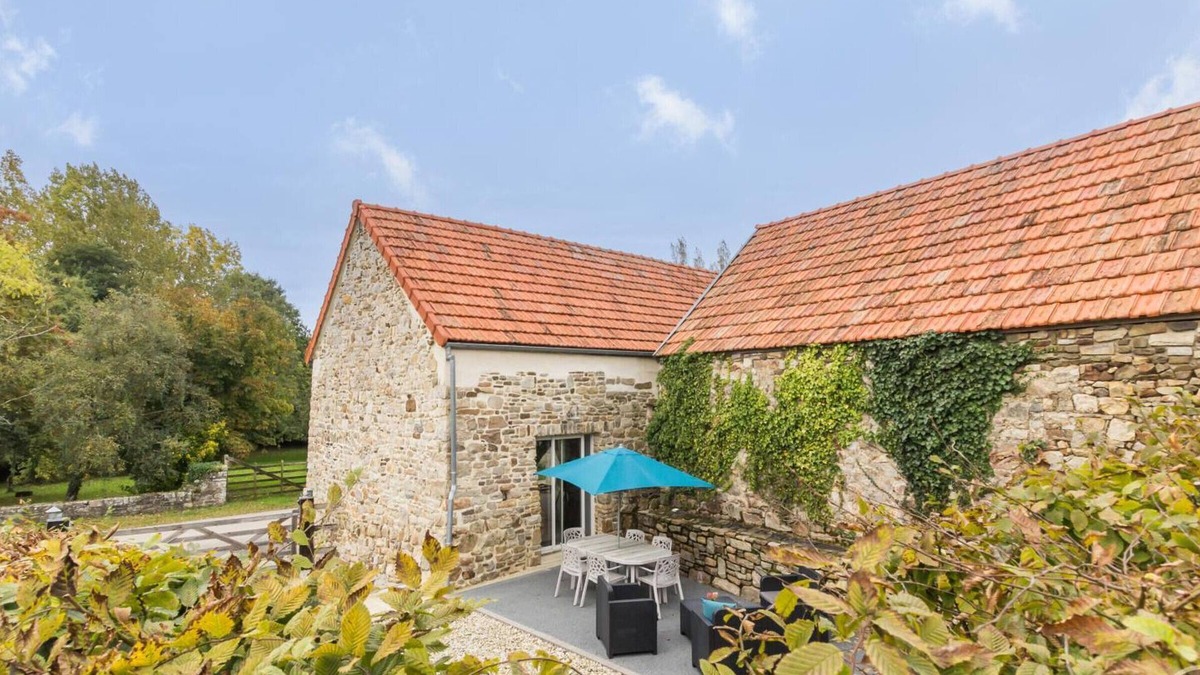 Besneville Cottage | Peaceful house with private terrace and enclosed garden near Cotentin beaches