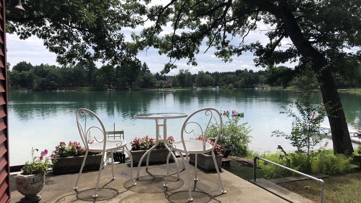 Wild Rose House | Peaceful Lake Home on Crystal Clear Water- Sunday to Sunday rental