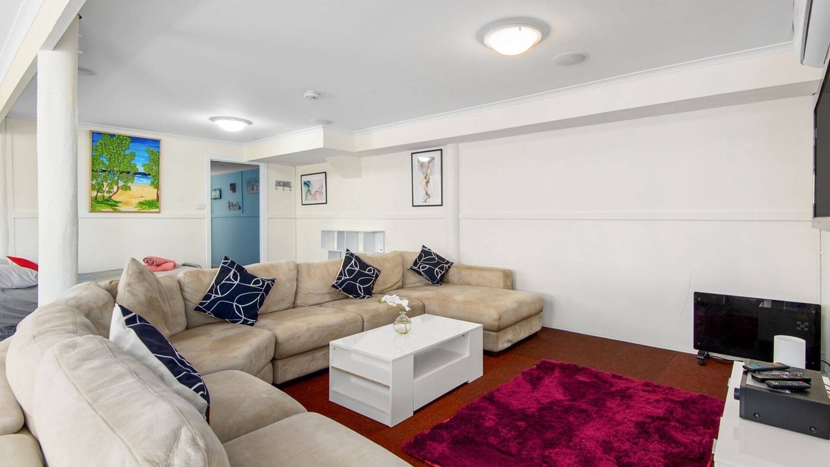 Loch Sport House | Peaceful Lakeside Escape | Family-Friendly, Games Room & Walk to Café