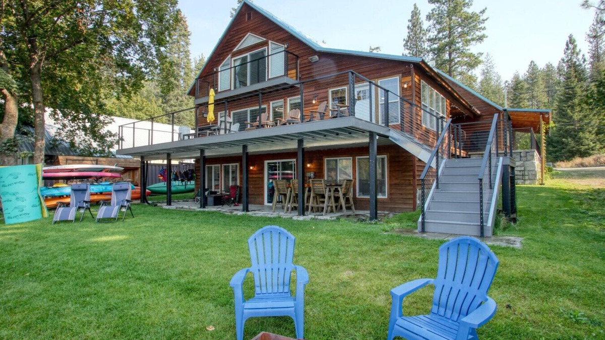 Rathdrum Apartment | Peaceful Lakeside Home Perfect for Family Fun