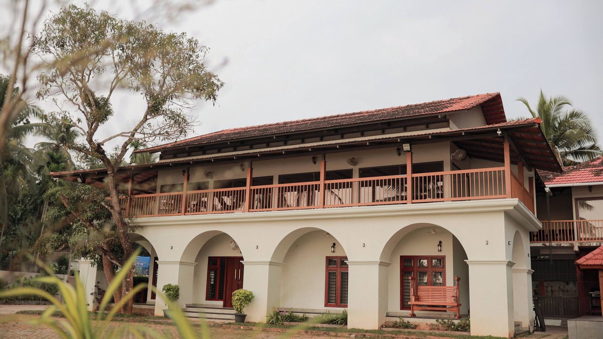 Kozhikode House | Peaceful Lakeside Retreat – Private 2 Bedroom Pool Villa