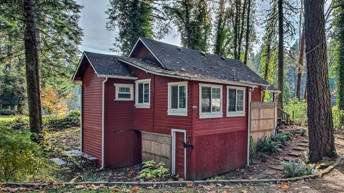 Walterville Cabin | Peaceful McKenzie River Retreat: Fish, Hike, & Ski
