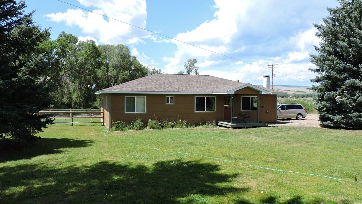 Silver Star House | Peaceful Montana Retreat on 4 Acres – Clean, Quiet & Surrounded by Nature