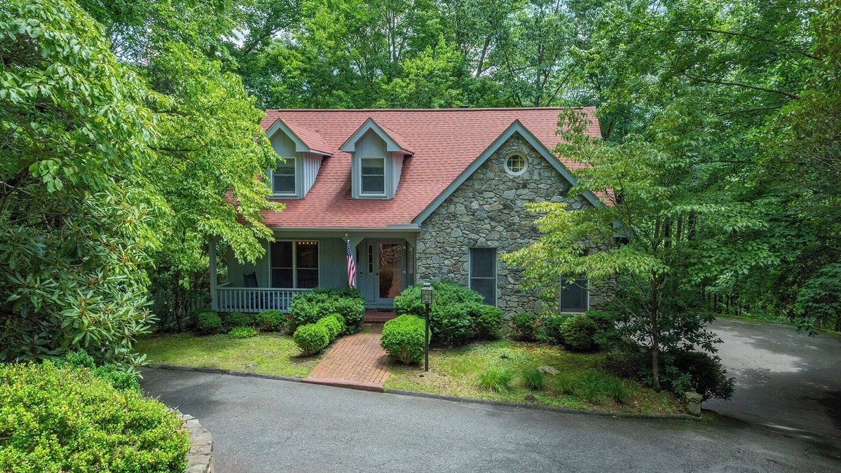 Montreat House | Peaceful Montreat Cottage with Winter Views