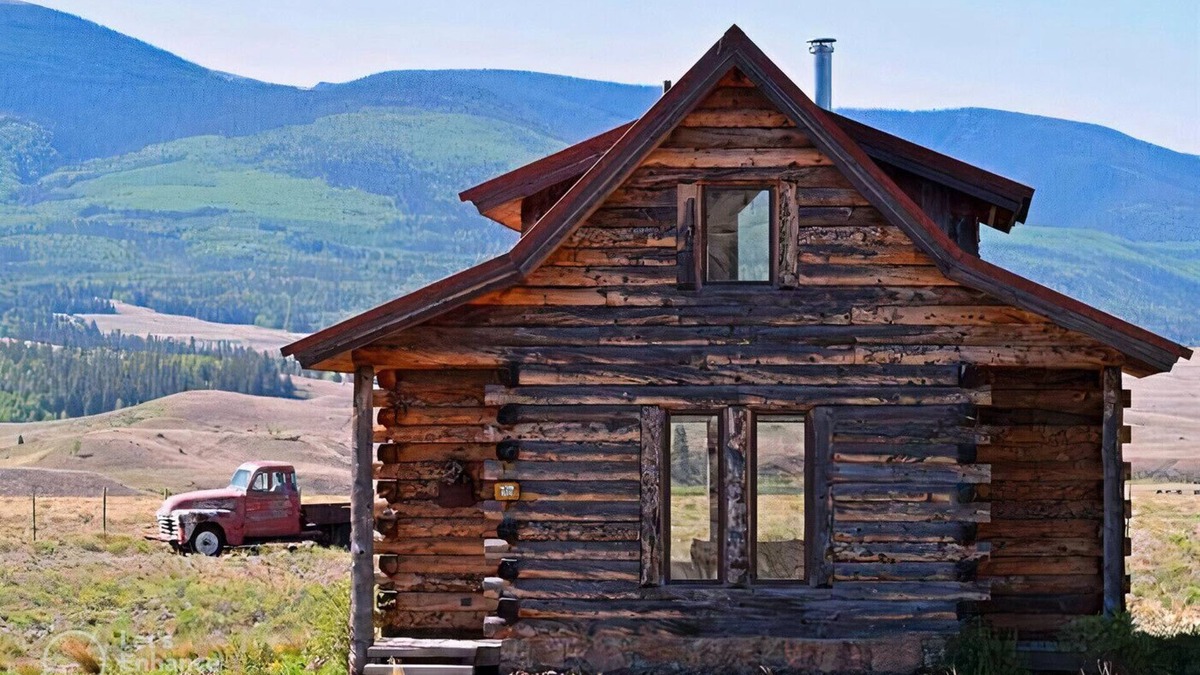 Creede Cabin | Peaceful mountain cabin walking distance to Rio Grande River