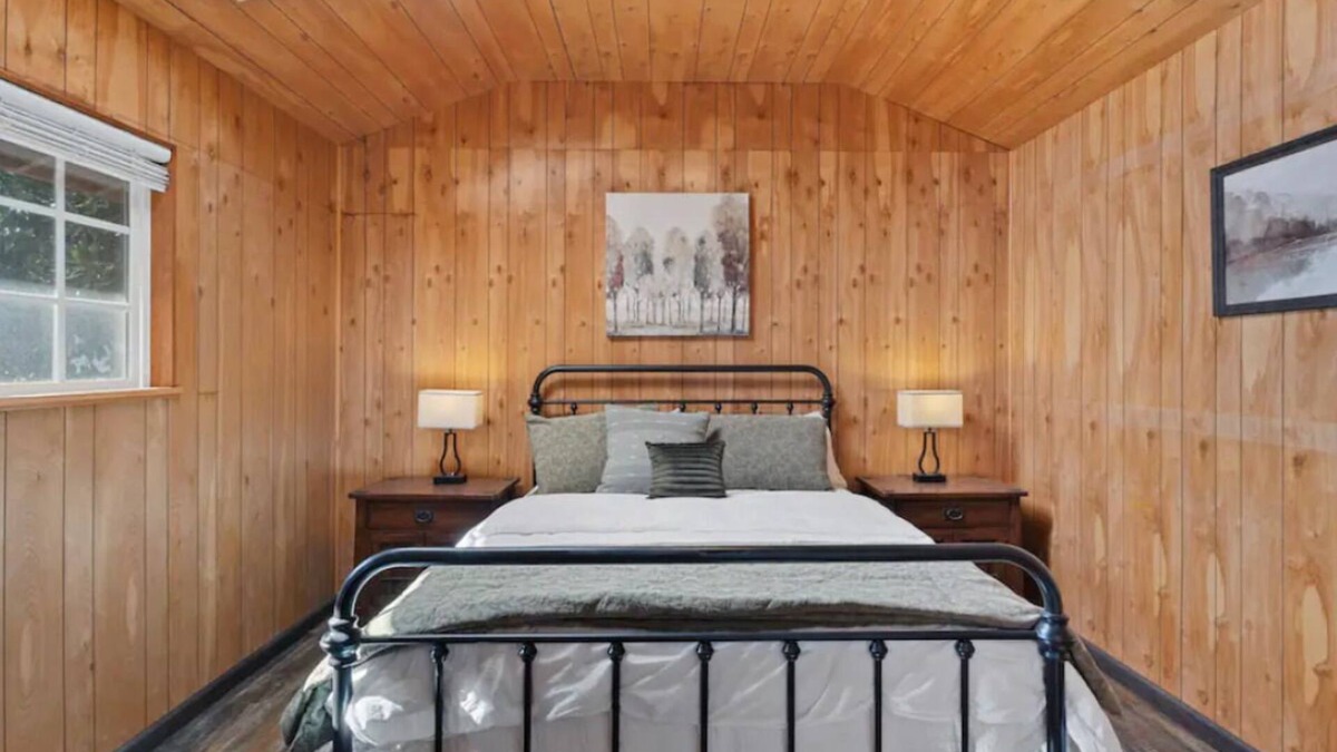 Camarillo House | PEACEFUL ONE BEDROOM GUEST HOUSE ON A RANCH