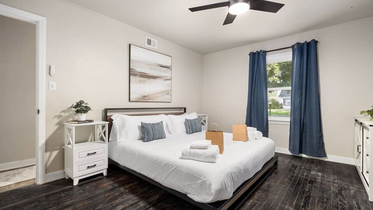 Groveland House | Peaceful Park Living - 3BD 10mins to DT Peoria