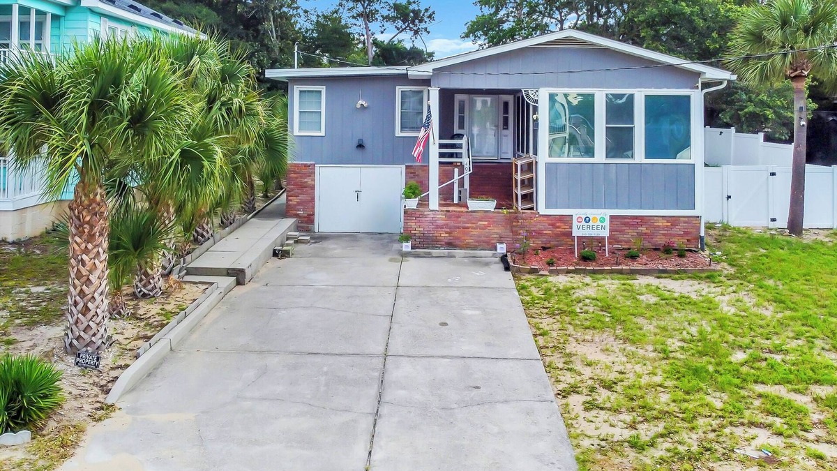 Windy Hill House | Peaceful Pet Friendly Beach Home-Golf Cart Friendly