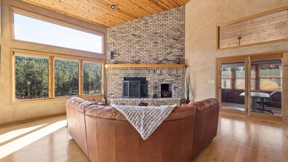 Rapid City House | PEACEFUL PINES (5-Bedroom Home) by RedAwning