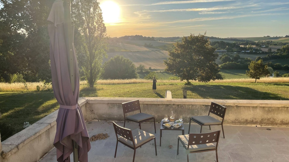 Lectoure House | peaceful place at the top of a hill, with an amazing 360° view.