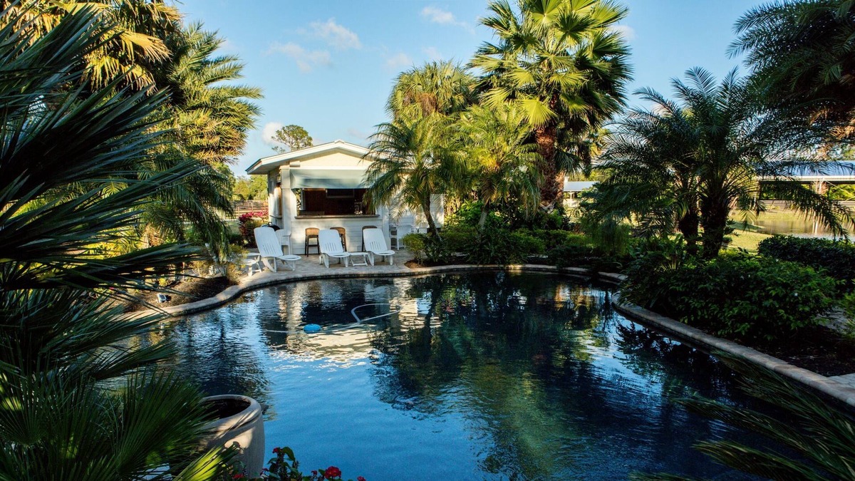 Palm City Cottage | Peaceful Private Cottage @ Summerwood