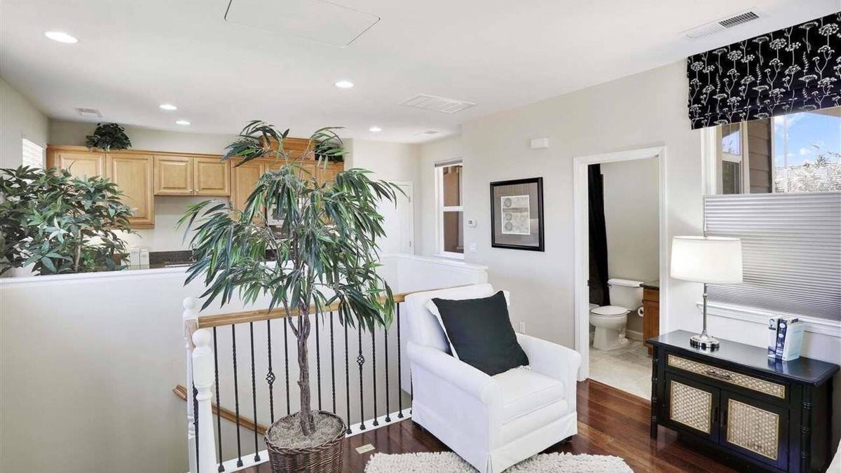 Tracy House | Peaceful Relaxing Prv Guestsuite w/Own Entrance