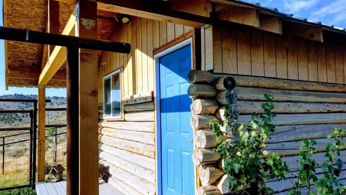 Drewsey Cabin | Peaceful, Remote Cabin + Epic Stargazing + Stunning Malheur River View