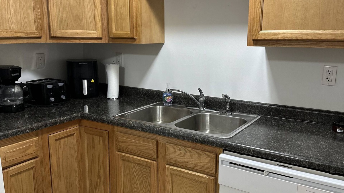 Westpoint House | Peaceful small town-close to campus. 3BR, 1bath, under 20 min to Purdue campusnn