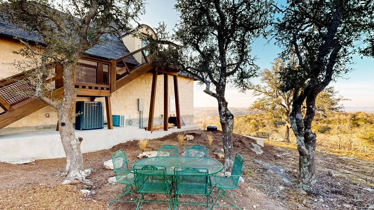 Fredericksburg Condo | Peaceful & stylish getaway with patio & stunning views - near rivers & wineries