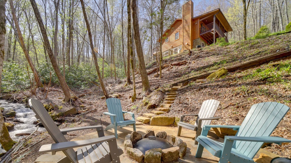 Sylva Cabin | Peaceful Sylva Cabin w/ Mtn Views & Creek!