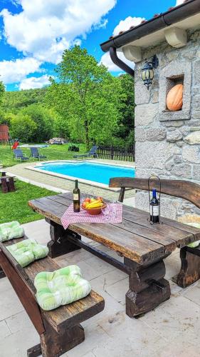 Krkuz Villa | Peaceful Villa Ida&Mirko in nature with private pool
