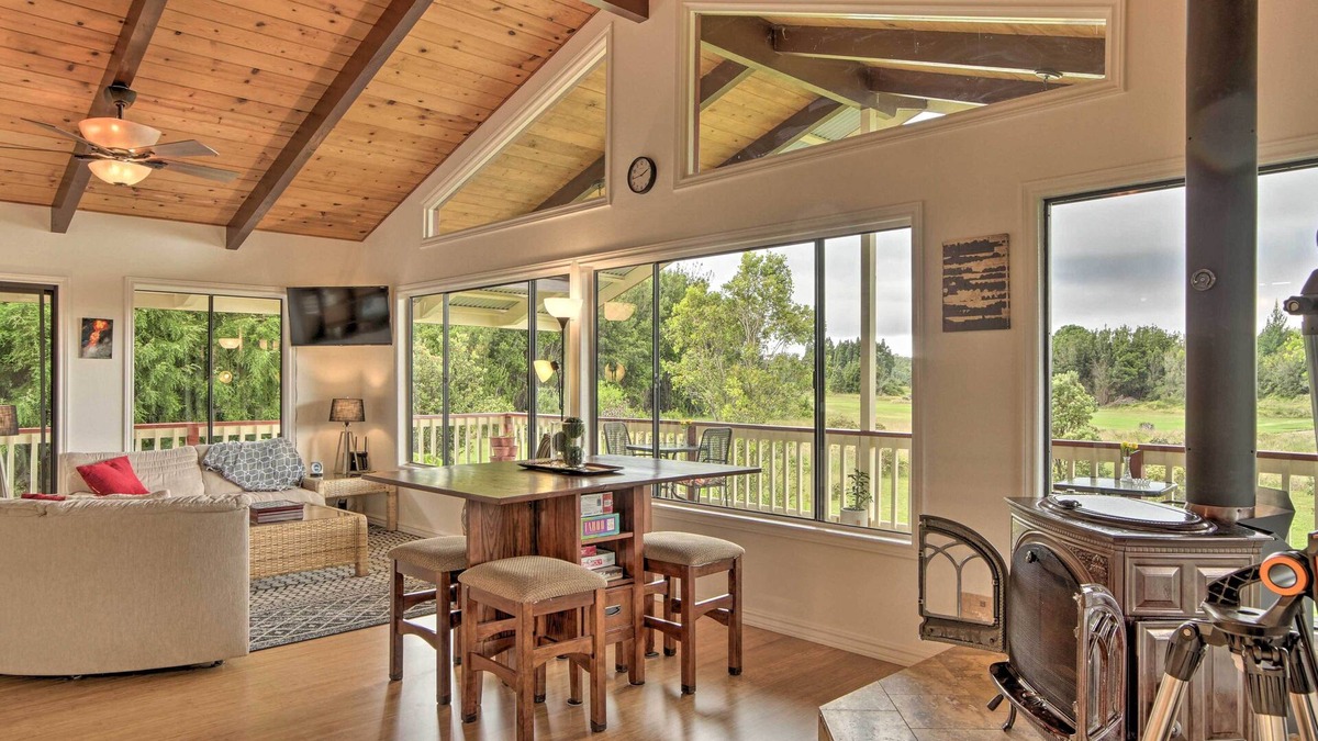 Volcano Cottage | Peaceful Volcano Home Near National Park!