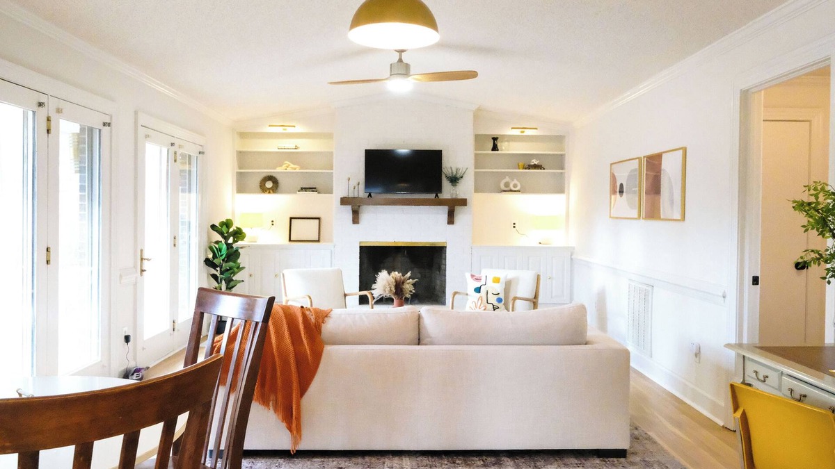 Wilson House | Peaceful, Well-Lit 3 Bed, 3 Bath Spacious Retreat With Mid-Century Modern Design