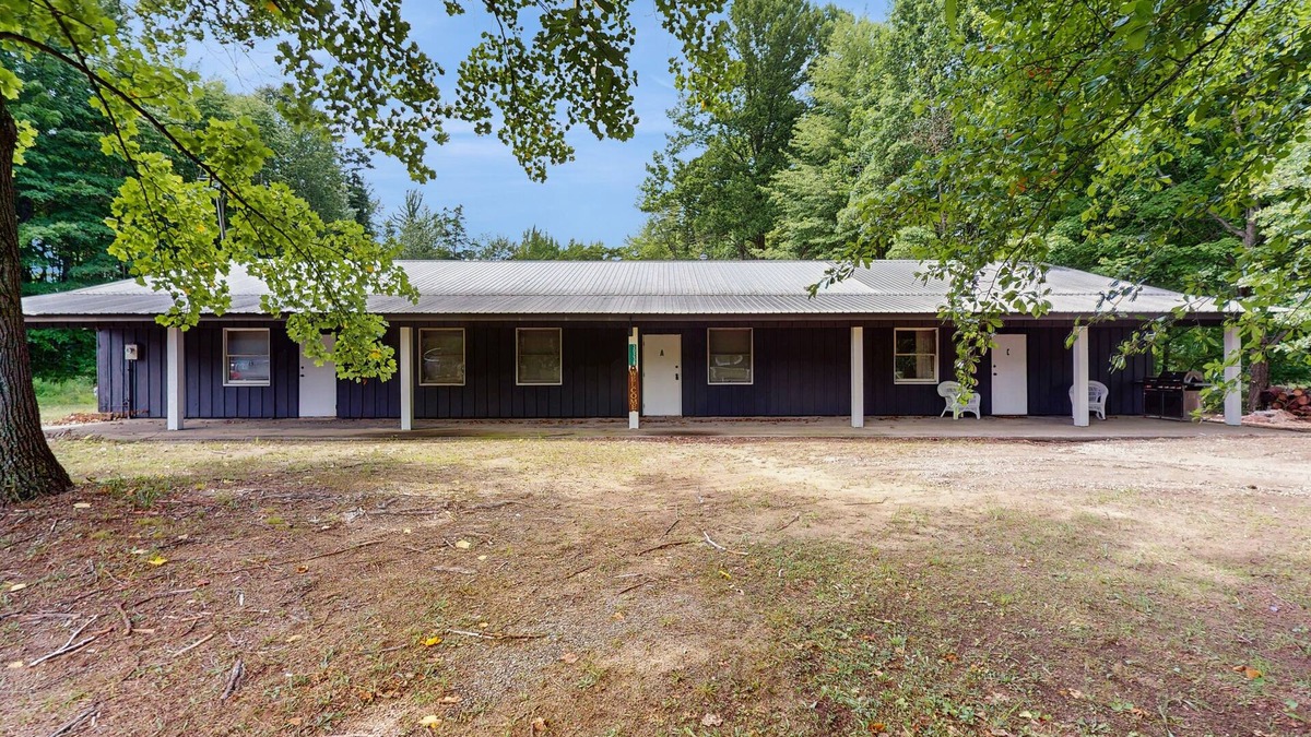 Covert House | Peaceful wooded escape w/kitchenette, gas grill, WIFI, lakes & trails nearby
