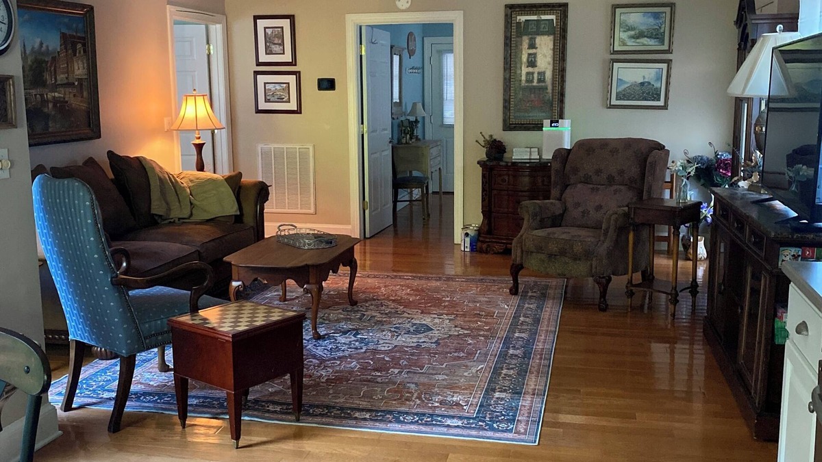 Athens Cottage | Peaceful wooded retreat north of Athens