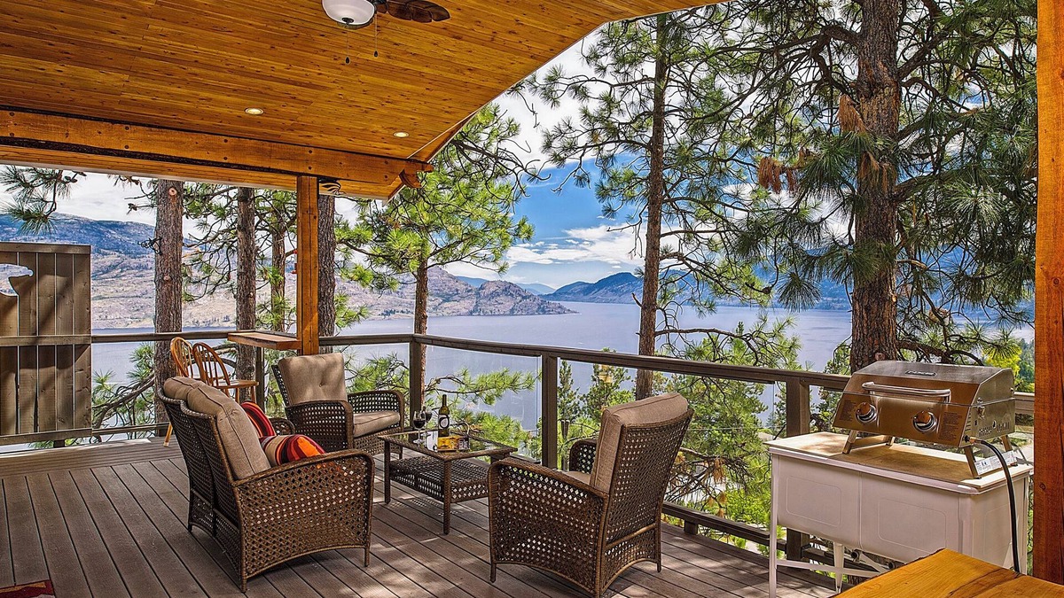Central Okanagan Apartment | Peachland Treehouse Suite