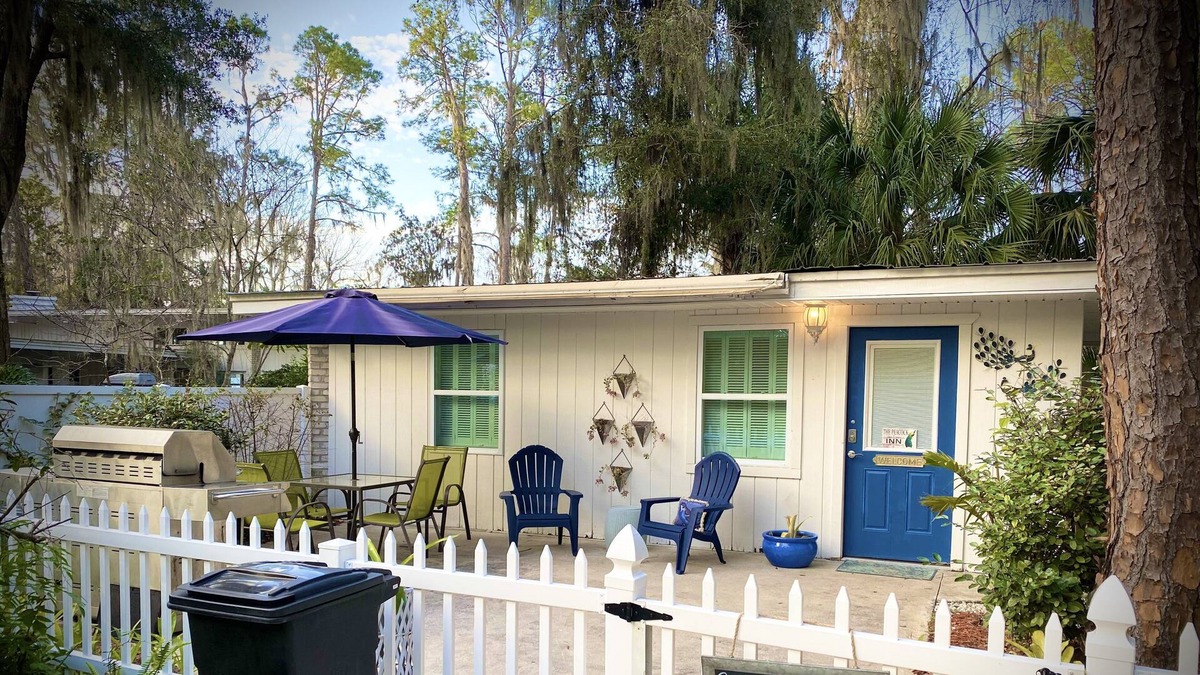 Palatka Cottage | Peacock Cottage Palatka