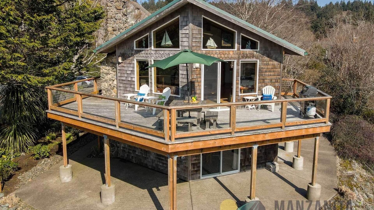 Neahkahnie Beach House | Peak of the ocean, great view of wildlife area, close to beach and dog friendly.