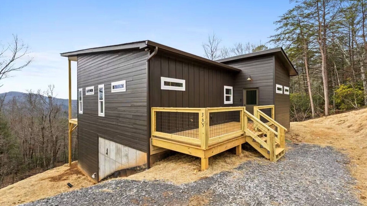 Hayesville House | Peaks & Pines Retreat - Gated & Fully Paved - Private Home