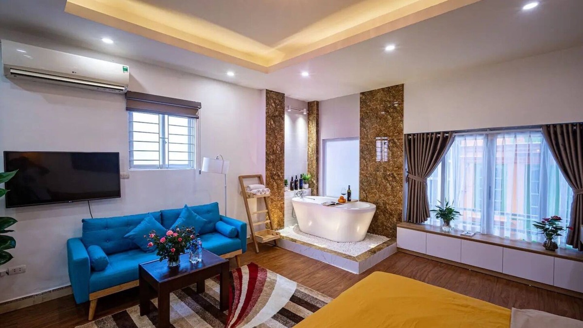Hang Trong Apartment | Pearl/Bathtub/In the Old Quarter/Near Hoan Kiem Lake