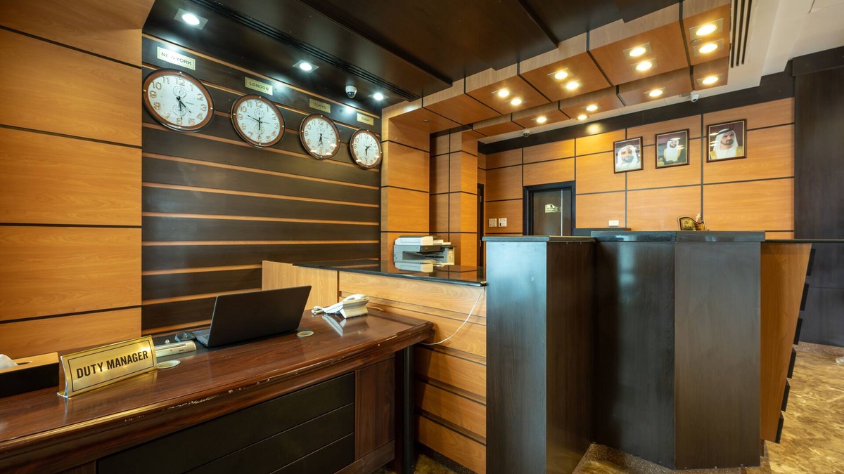 Al Muraqqabat Hotel | Pearl Swiss Hotel