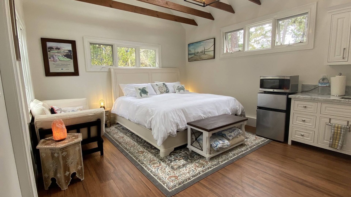 Del Monte Forest House | Pebble Beach forest hideaway!