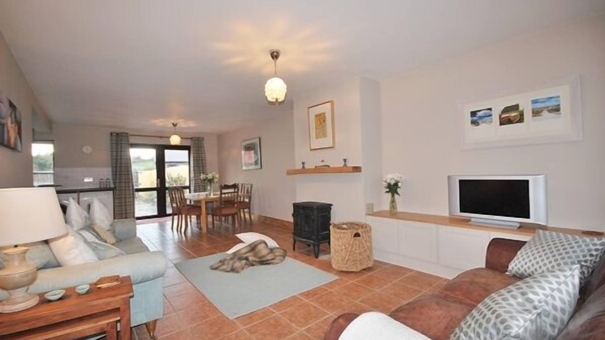Castlegregory House | Pebble Cottage 3 bedroom house VRBO