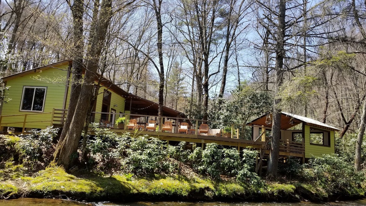 Laurel Fork House | Pebble Creek Magical Retreat 23 acres Sleeps 17 Log House Large Shelter Deck