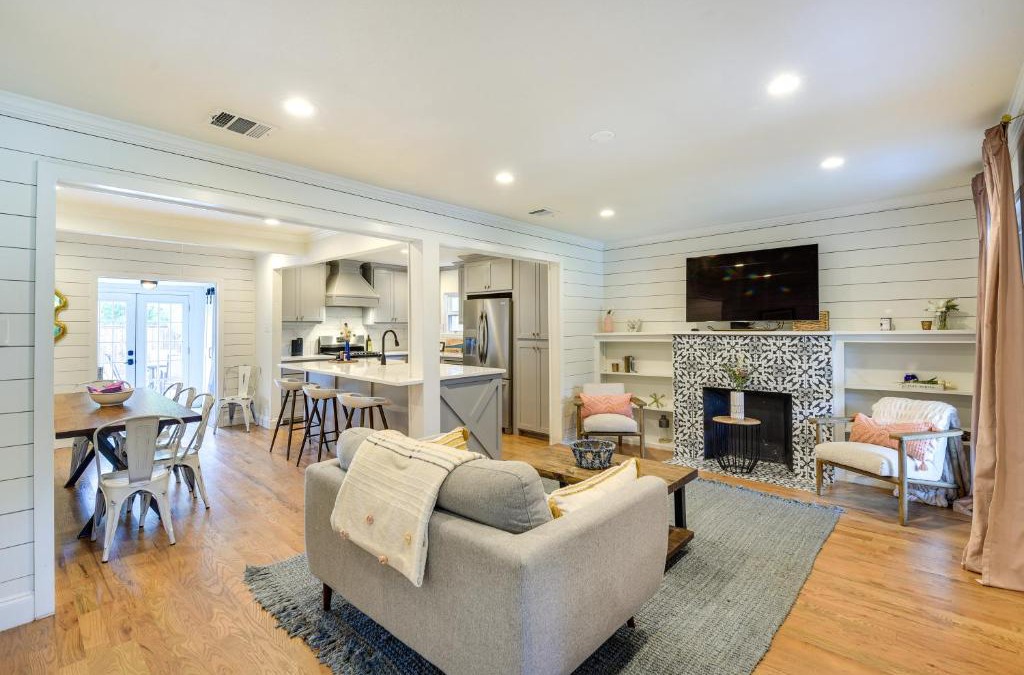 Frisco Original Donation House | Pecan Blue Frisco Home with Private Yard and Hot Tub
