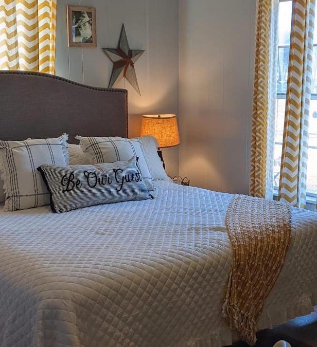 Bandera House | Pecan St. Parlor Haus Downtown Bandera, TX