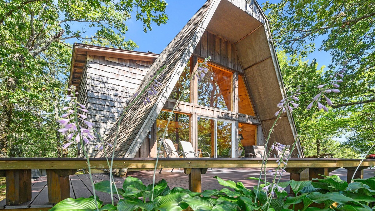 Smithville Cabin | Peckerwood Knob Sunrise Cabin; Seclusion in the Mountains of SE Oklahoma