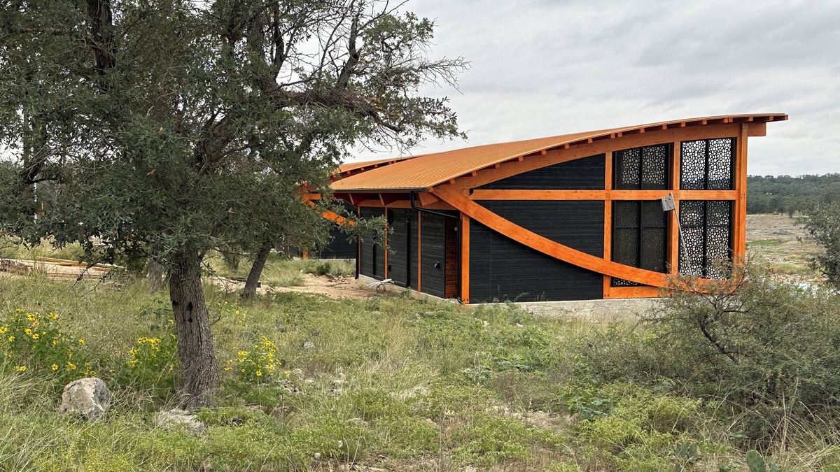 Johnson City Cottage | Pedernales River Guesthouses - PONDER