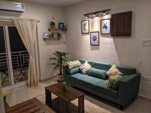 Nerul Apartment | Pednekar's House, 1BHK with pool by SneekoStays